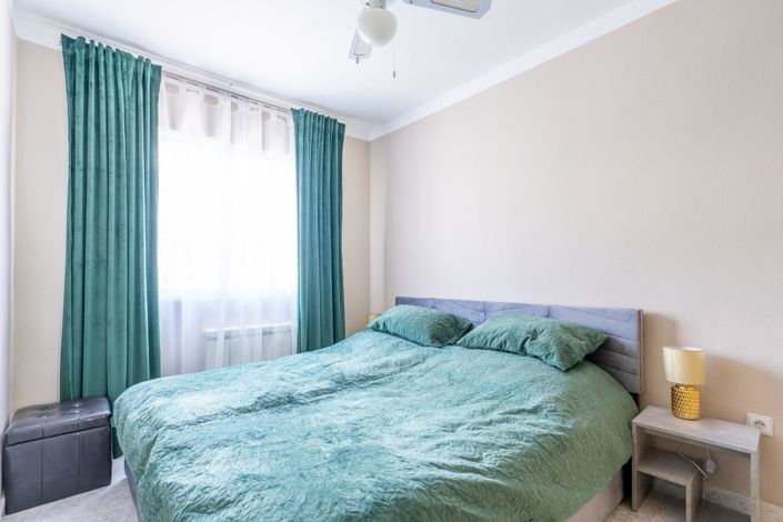 Image No.18-3 Bed Townhouse for sale