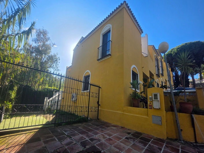 Image No.12-2 Bed House for sale