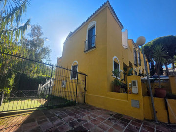 12-53013098fcab6c38b1379cd33298e050