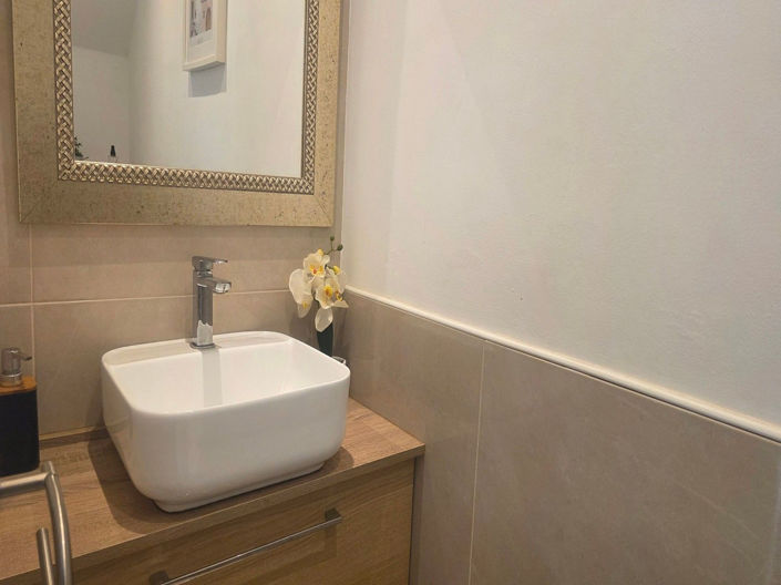 Image No.17-2 Bed House for sale