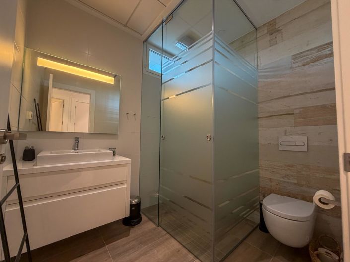 Image No.17-3 Bed Apartment for sale