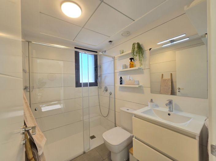 Image No.33-2 Bed Apartment for sale