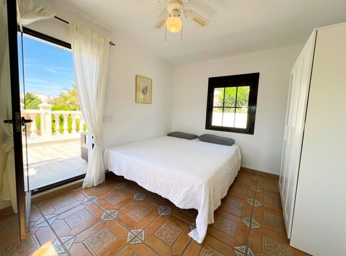 Image No.9-3 Bed Villa for sale