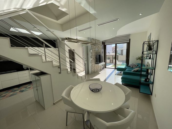 Image No.15-2 Bed House for sale