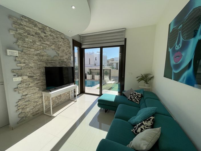 Image No.16-2 Bed House for sale