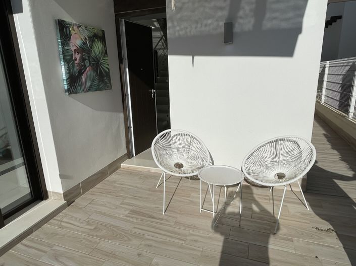 Image No.2-2 Bed House for sale