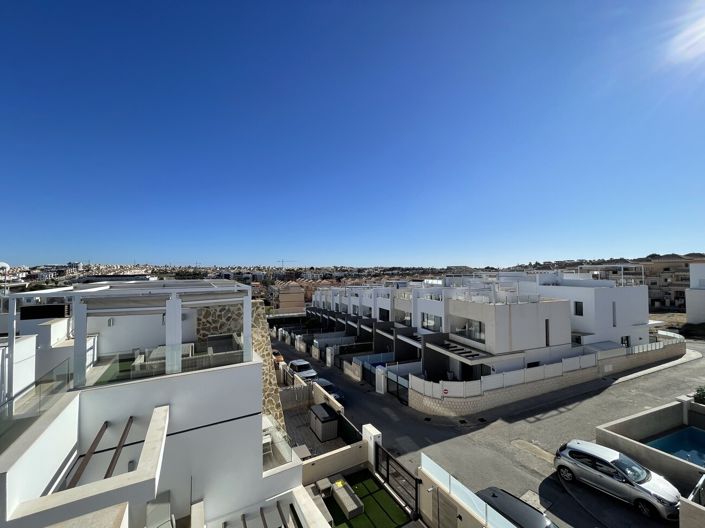 Image No.24-2 Bed House for sale