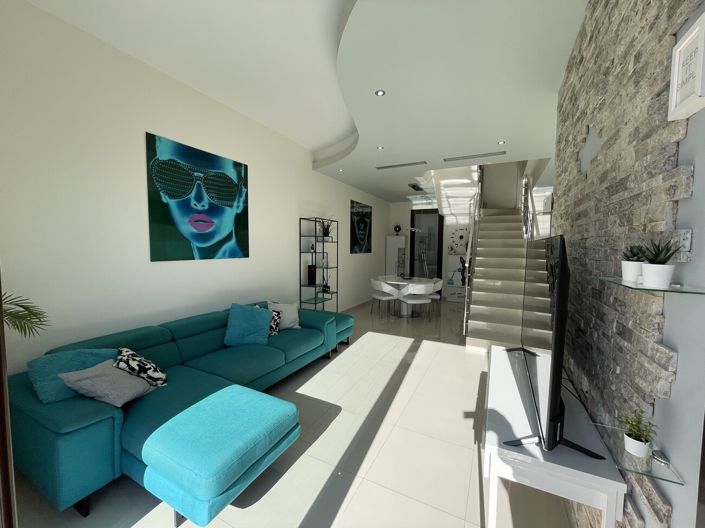 Image No.25-2 Bed House for sale