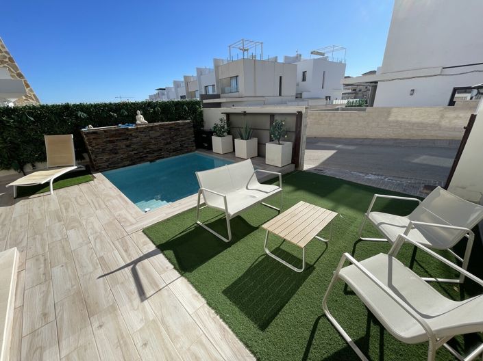 Image No.30-2 Bed House for sale