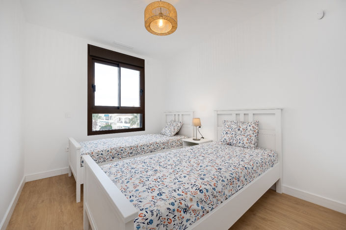 Image No.20-2 Bed House for sale
