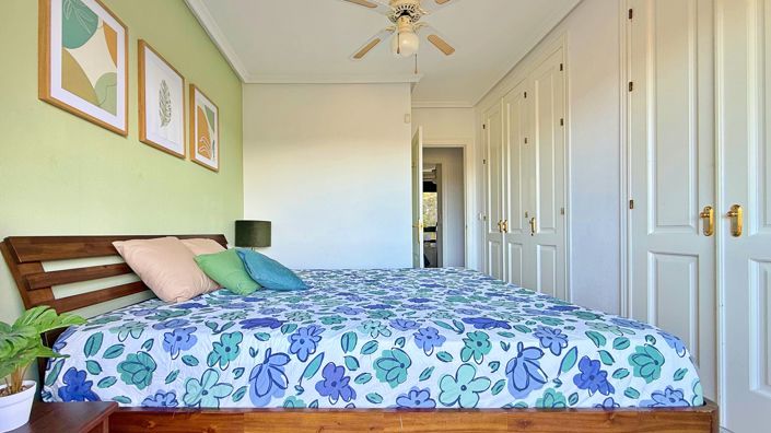 Image No.19-2 Bed Townhouse for sale