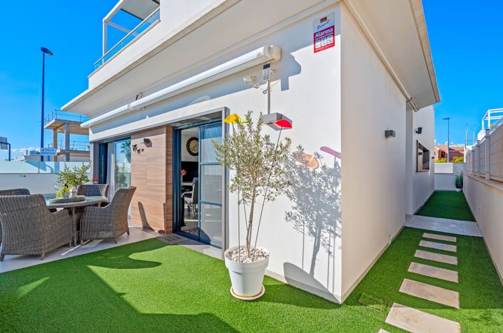 Image No.18-3 Bed Villa for sale