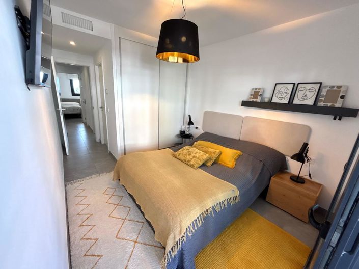 Image No.17-2 Bed House for sale