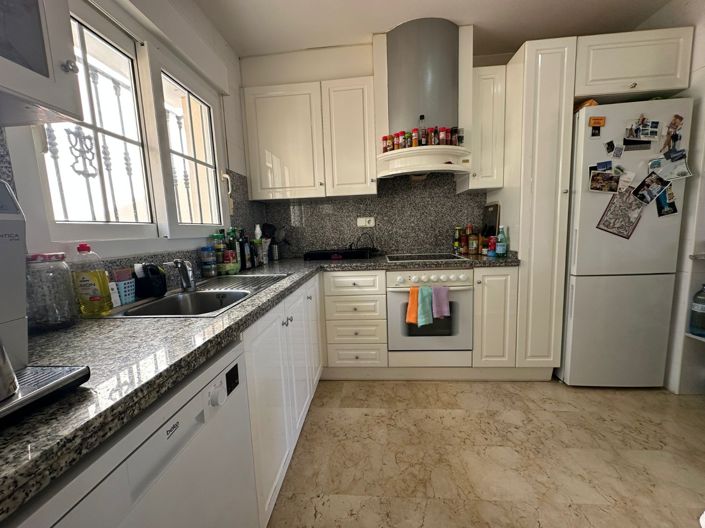 Image No.9-2 Bed Townhouse for sale