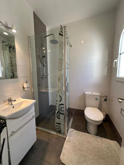 Image No.19-2 Bed Townhouse for sale