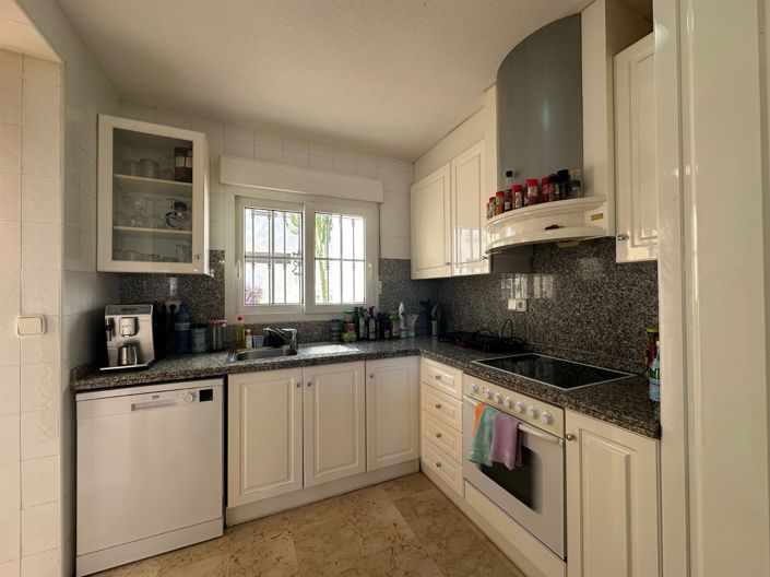 Image No.7-2 Bed Townhouse for sale