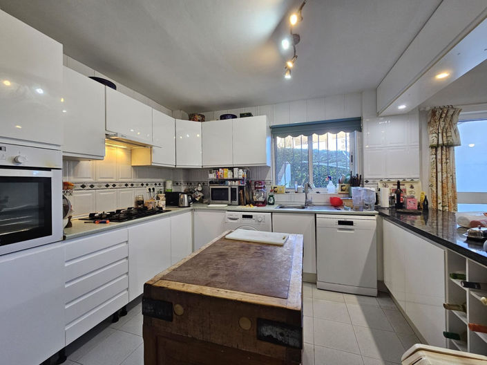 Image No.5-3 Bed Townhouse for sale