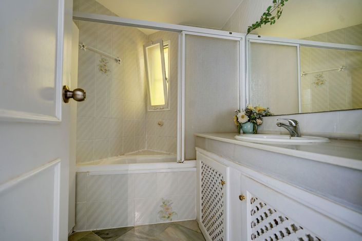 Image No.10-2 Bed Apartment for sale