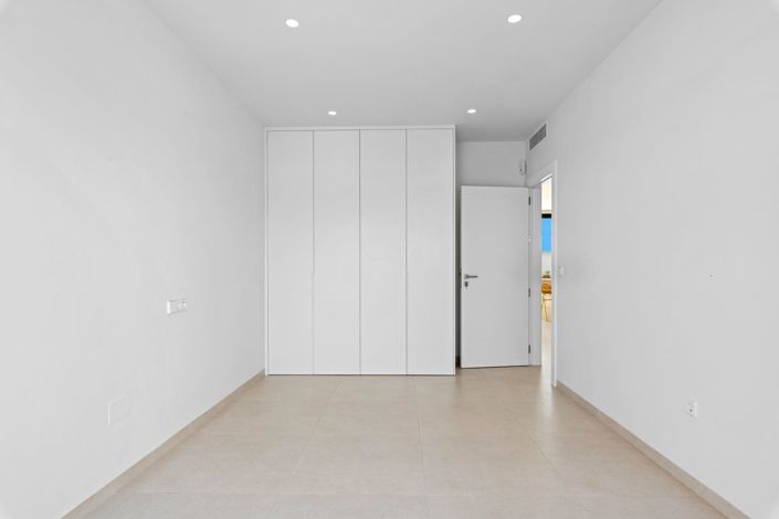 Image No.24-3 Bed Villa for sale