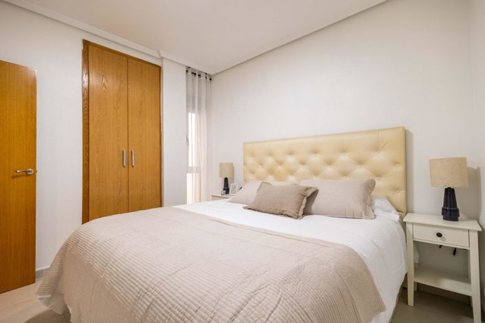 Image No.18-3 Bed Apartment for sale