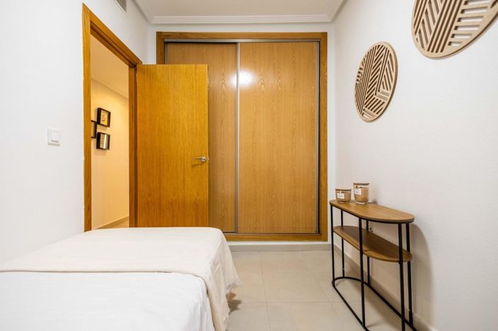 Image No.21-3 Bed Apartment for sale