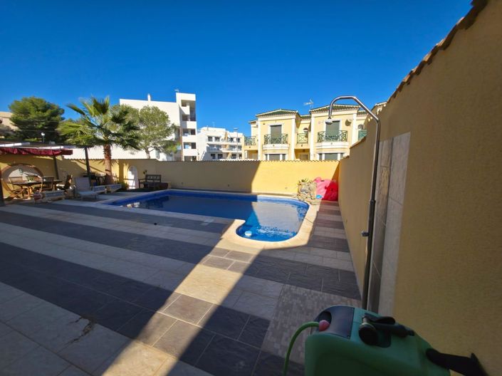 Image No.12-Villa de 4 chambres à vendre à Orihuela Costa