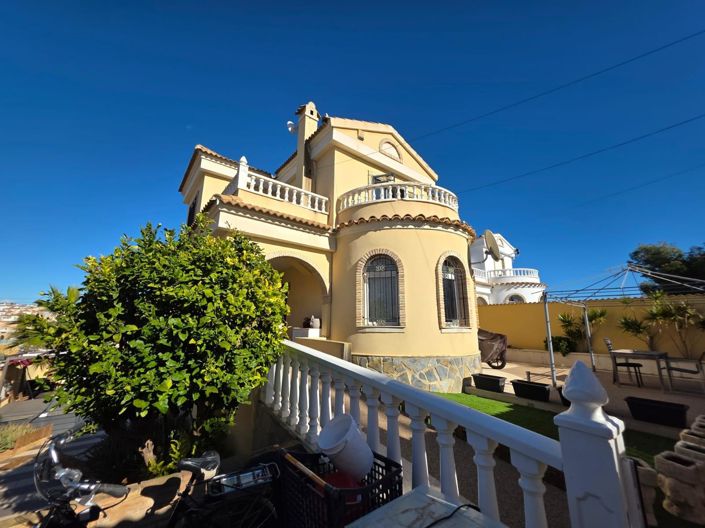 Image No.6-Villa de 4 chambres à vendre à Orihuela Costa