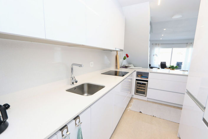 Image No.18-3 Bed House for sale