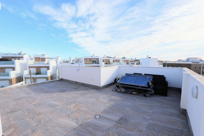 Image No.33-3 Bed House for sale