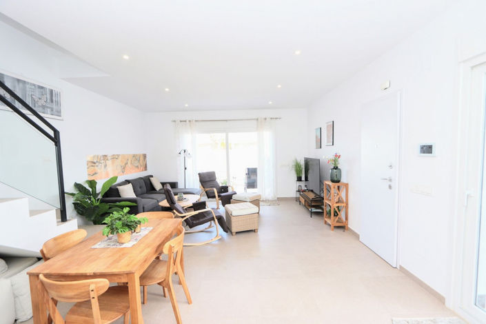 Image No.7-3 Bed House for sale