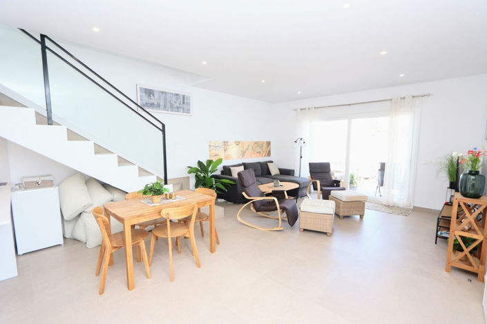 Image No.9-3 Bed House for sale