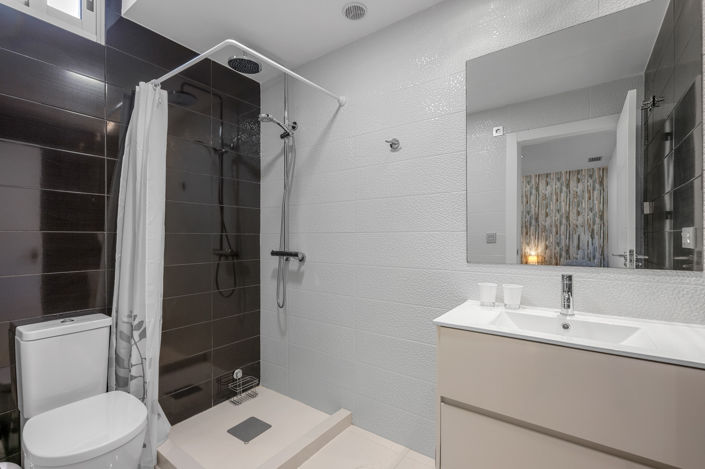 Image No.29-5 Bed Villa for sale