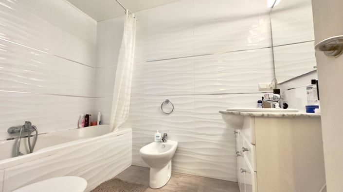 Image No.27-4 Bed Apartment for sale