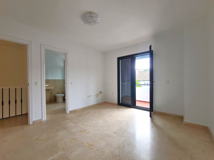 Image No.4-3 Bed Townhouse for sale