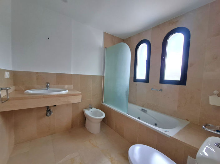 Image No.5-3 Bed Townhouse for sale