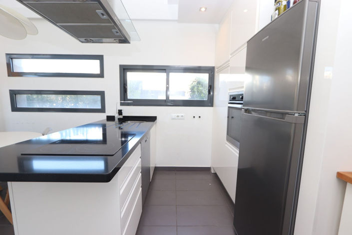 Image No.12-3 Bed House for sale