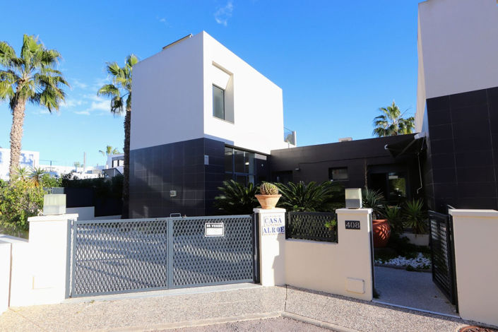 Image No.34-3 Bed House for sale