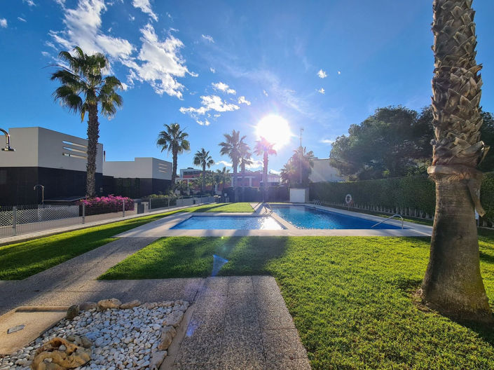 Image No.35-3 Bed House for sale