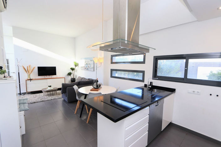 Image No.6-3 Bed House for sale