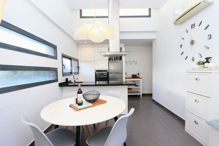 Image No.8-3 Bed House for sale