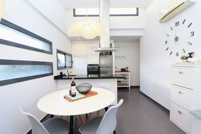 8-e64a9055bba3e77ac8aca3b893cdf826