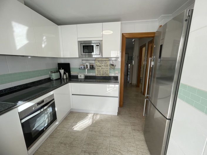 Image No.18-3 Bed House for sale