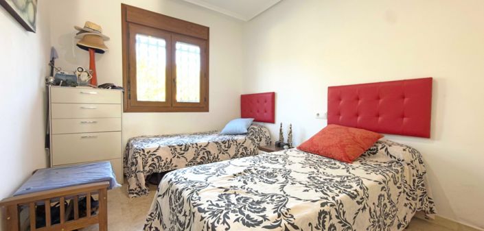 Image No.17-2 Bed Townhouse for sale