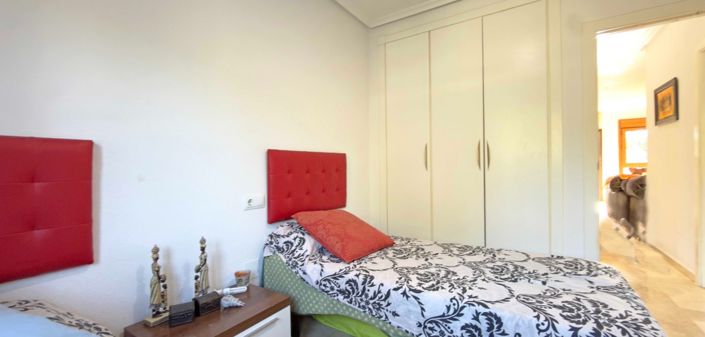 Image No.18-2 Bed Townhouse for sale