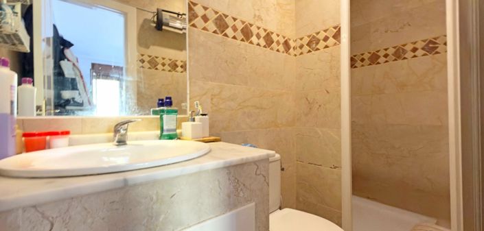 Image No.19-2 Bed Townhouse for sale