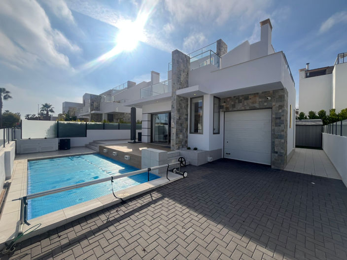 Image No.28-3 Bed Villa for sale