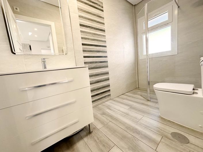 Image No.32-2 Bed Villa for sale