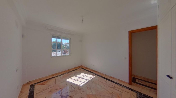 Image No.10-3 Bed Apartment for sale