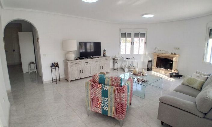 Image No.13-5 Bed Property for sale