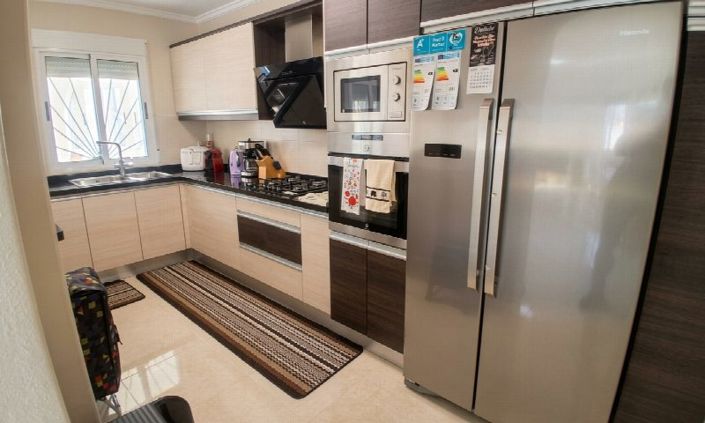 Image No.14-5 Bed Property for sale